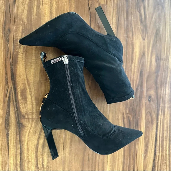 Schutz Bennie Bootie Boots in black with leopard print detail size: 6.5B - Picture 5 of 6
